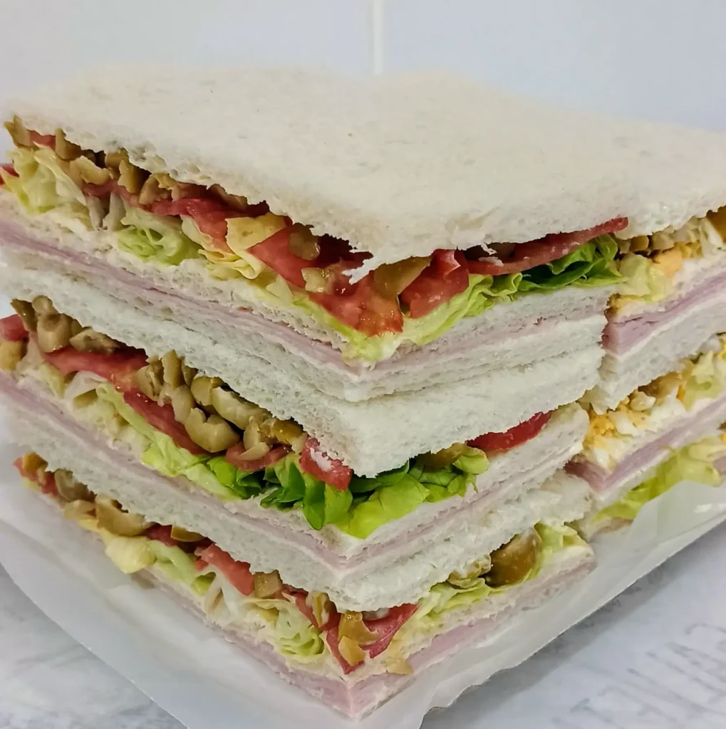 Sándwiches de Miga Triples Aromë